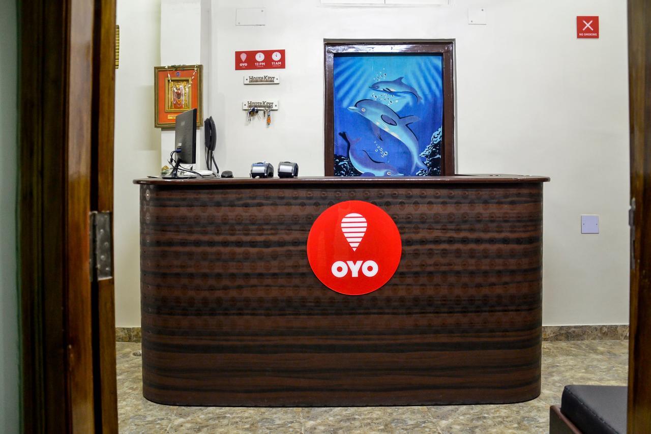 ホテル Oyo 7622 ヴァラナシ ステイズ バラナシ エクステリア 写真